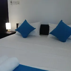 Homestay Queens Airport, Negombo